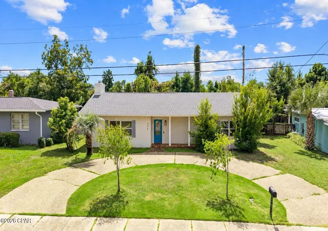 Photo 3 of Sale Pending at 904 E 2nd Court, Panama City, FL 32401 | MLS# 795891 | Listing updated on 2026-10-07