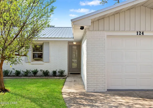 Photo 3 of Single family home for sale at 124 Coral Dr, Panama City Beach, FL 32413 | MLS# 795921 | Listing updated on 2026-09-28