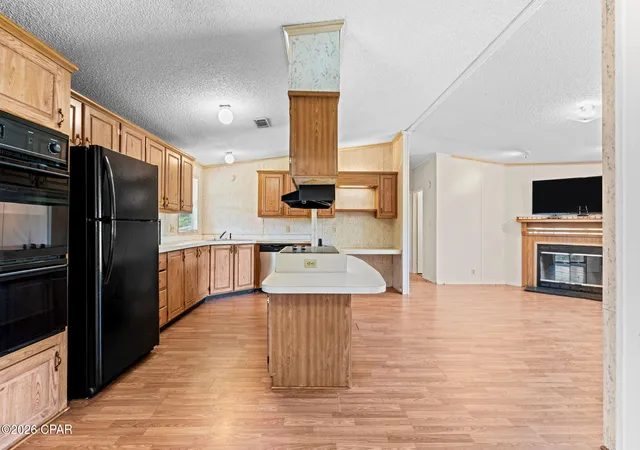 Photo 3 of Manufactured home for sale at 586 Hickory Blf Dr, Panama City, FL 32409 | MLS# 795933 | Listing updated on 2026-10-08