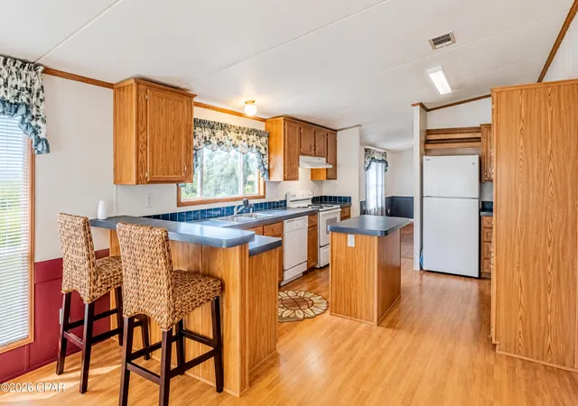 Photo 3 of Manufactured home for sale at 3772 Atlantis Dr, Panama City, FL 32409 | MLS# 795970 | Listing updated on 2026-09-30