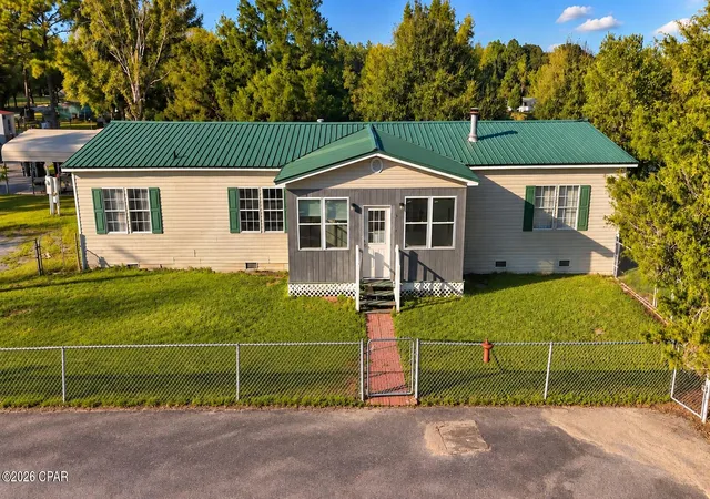 Photo 4 of Manufactured home for sale at 6291 Coy Burgess Loop, Defuniak Springs, FL 32435 | MLS# 795977 | Listing updated on 2026-09-29