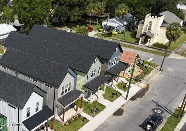 Photo 4 of House for sale at 410 W Wright St, Pensacola, FL 32501 | MLS# 795997 | Listing updated on 2026-10-07