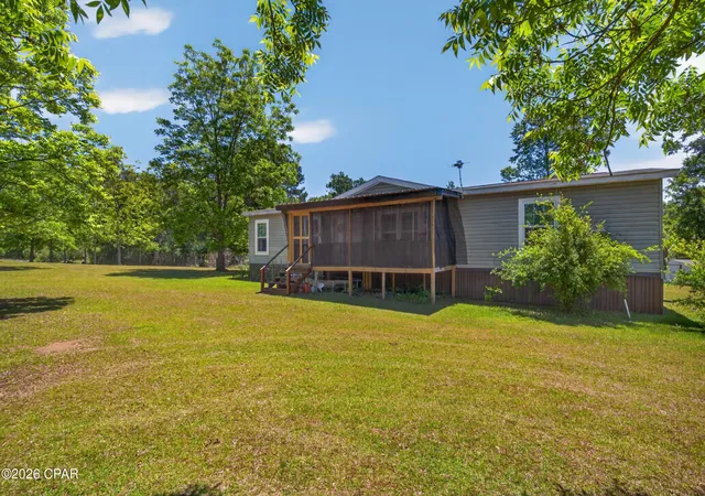 Photo 1 of Manufactured home for sale at 3271 Twin Lake Dr, Bonifay, FL 32425 | MLS# 796126 | Listing updated on 2026-10-01