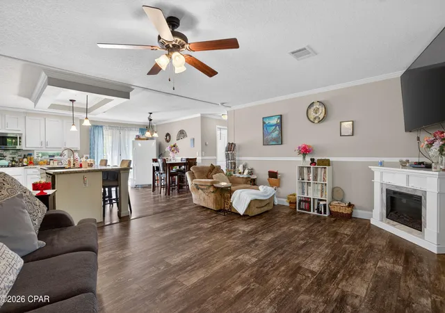Photo 4 of Manufactured home for sale at 3271 Twin Lake Dr, Bonifay, FL 32425 | MLS# 796126 | Listing updated on 2026-10-01
