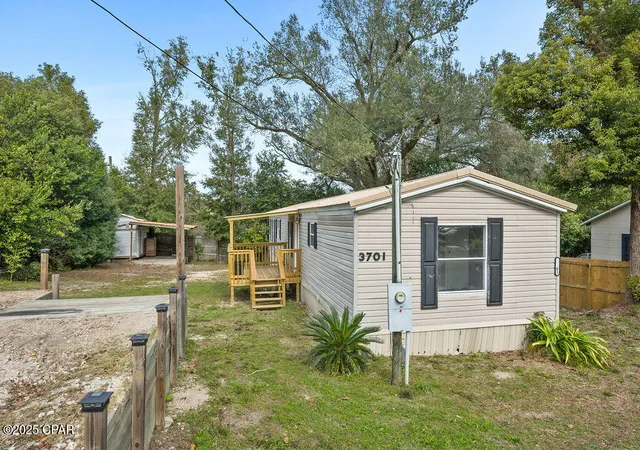 Photo 3 of Manufactured home for sale at 3701 E 5th Street, Panama City, FL 32401 | MLS# 796157 | Listing updated on 2026-10-02