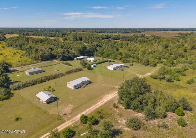 Photo 2 of Manufactured home for sale at 3924 Larkspur Cir, Marianna, FL 32446 | MLS# 796227 | Listing updated on 2026-10-05