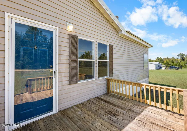 Photo 3 of Manufactured home for sale at 3924 Larkspur Cir, Marianna, FL 32446 | MLS# 796227 | Listing updated on 2026-10-05