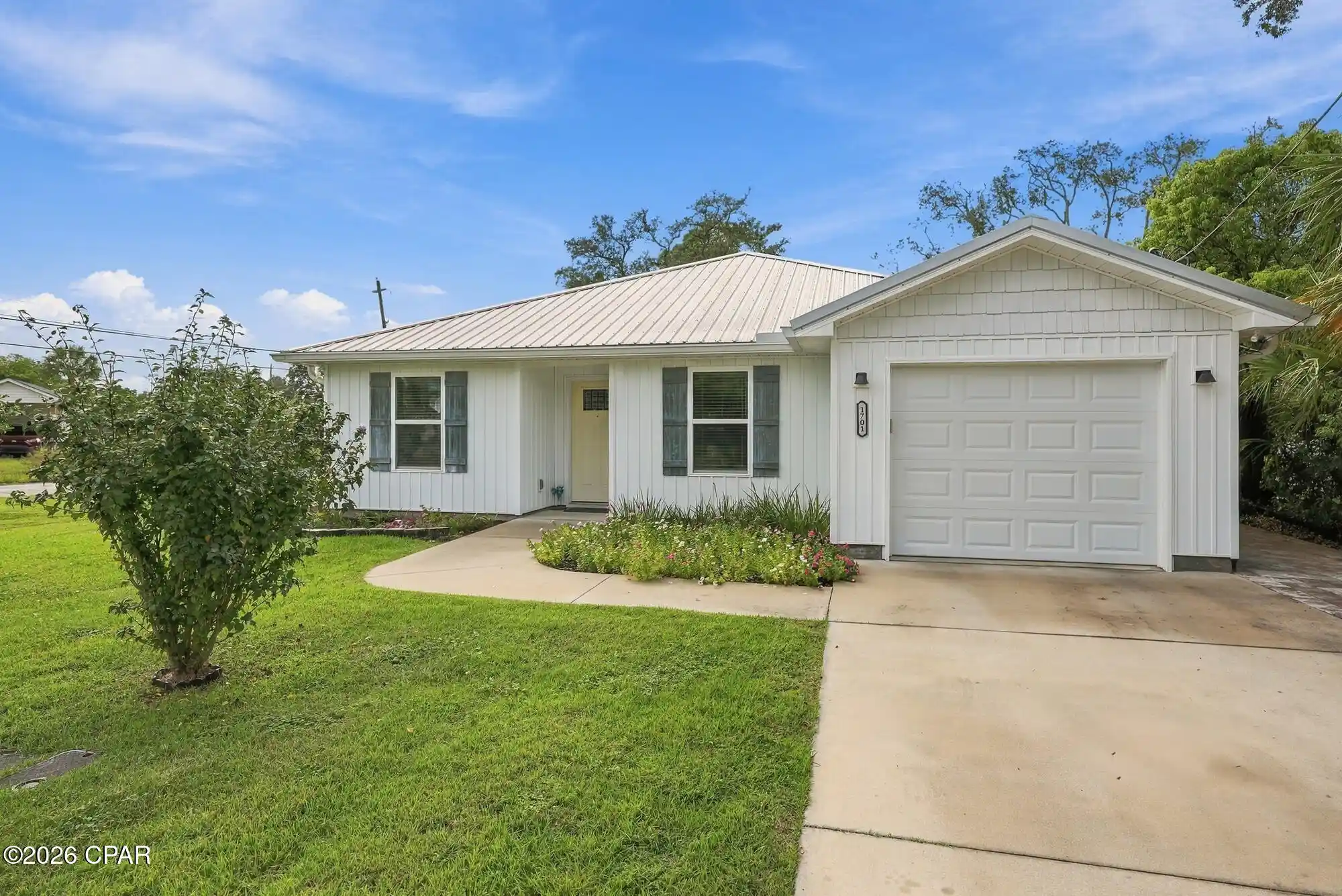 Photo 1 of Single family home for sale at 1701 Hickory Ave, Panama City, FL 32405 | MLS# 796282 | Listing updated on 2026-10-23