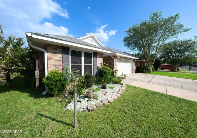 Photo 2 of Single family home for sale at 1739 Ivalea Cir, Navarre, FL 32566 | MLS# 796302 | Listing updated on 2026-10-05