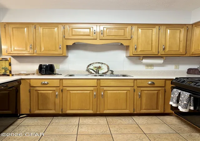 Photo 2 of Townhouse for sale at 6437 Oakshore Dr, Panama City, FL 32404 | MLS# 796311 | Listing updated on 2026-10-05