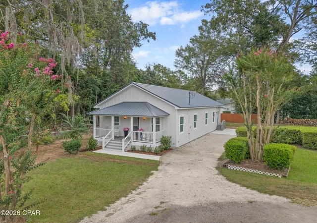 Photo 1 of Single family home for sale at 2996 Jefferson St, Marianna, FL 32446 | MLS# 796340 | Listing updated on 2026-10-08