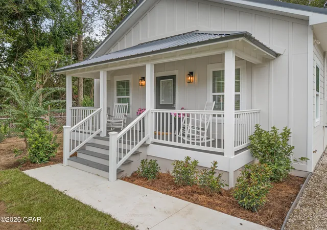 Photo 3 of Single family home for sale at 2996 Jefferson St, Marianna, FL 32446 | MLS# 796340 | Listing updated on 2026-10-08