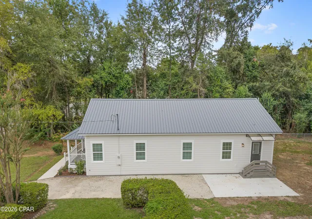 Photo 4 of Single family home for sale at 2996 Jefferson St, Marianna, FL 32446 | MLS# 796340 | Listing updated on 2026-10-08