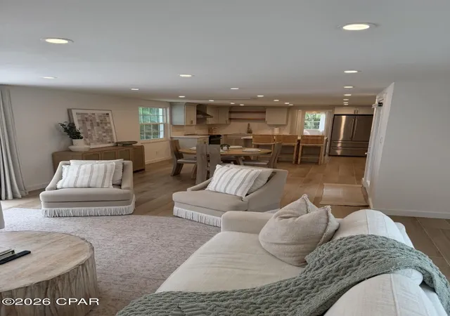 Photo 2 of Single family home for sale at 6960 Poinsetta Ave, Longboat Key, FL 34228 | MLS# 796389 | Listing updated on 2026-10-08