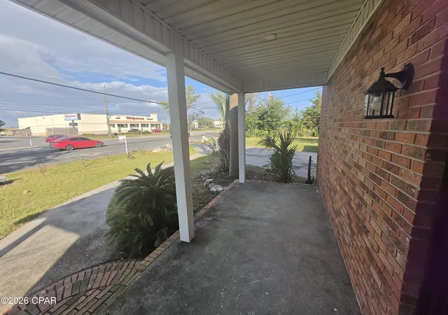 Photo 2 of Single family home for sale at 5422 E Highway 22, Panama City, FL 32404 | MLS# 797205 | Listing updated on 2026-10-30