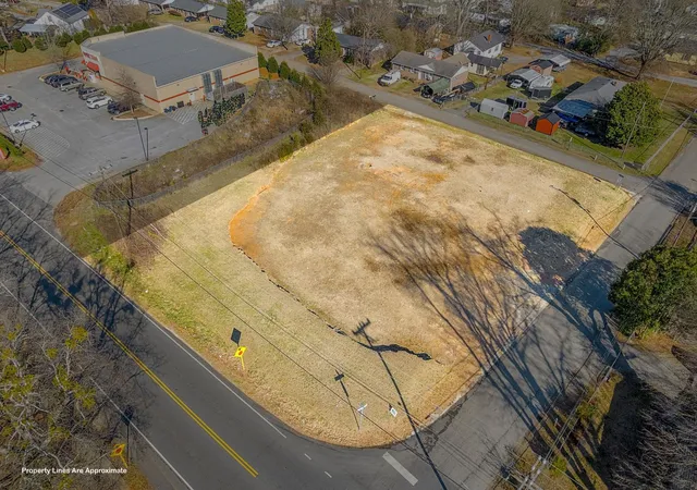 Homes for sale in Spartanburg, SC | 410 Spring St, Spartanburg, SC 29301 | MLS# SPN320445