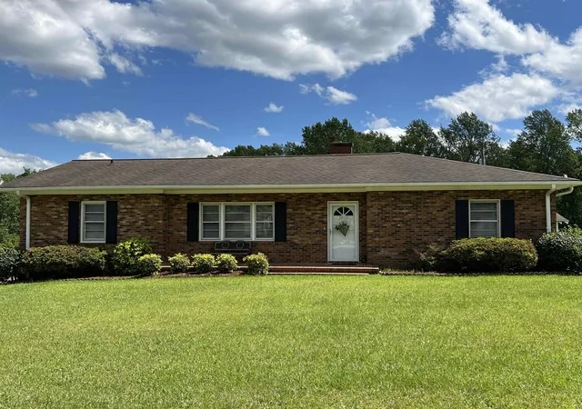 Single family home for sale at 3013 Country Clb Rd, Spartanburg, SC 29302 | MLS# SPN323382 | Listing updated on 2026-09-18