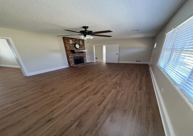 Photo 3 of Single family home for sale at 3013 Country Clb Rd, Spartanburg, SC 29302 | MLS# SPN323382 | Listing updated on 2026-09-18