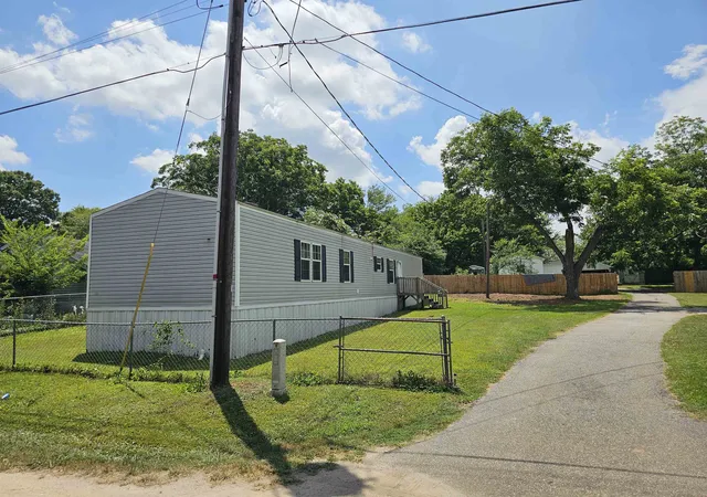 Homes for sale in Spartanburg, SC | 139 Martin St, Spartanburg, SC 29301 | MLS# SPN326375