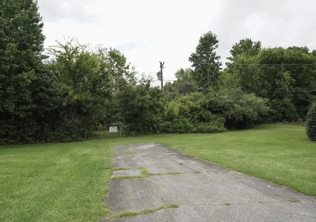 3rd image of 1916 & 1920 Mark Ct, Spartanburg, SC 29301 | MLS# SPN327672