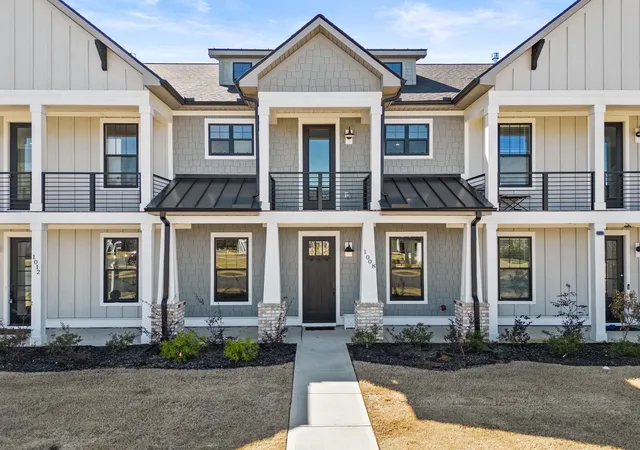 Townhouse for sale at 1008 Zinfandel Way, Duncan, SC 29334 | MLS# SPN327869