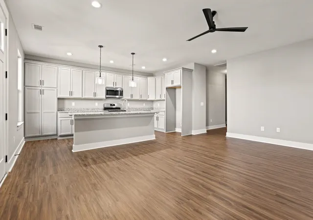 Photo 3 of Townhouse for sale at 1008 Zinfandel Way, Duncan, SC 29334 | MLS# SPN327869 | Listing updated on 2026-10-21