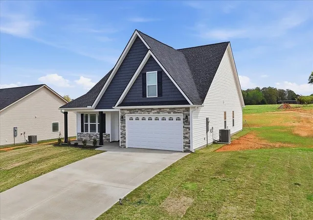 Photo 2 of Sale Pending at 114 Crooked Tree Dr, Gaffney, SC 29341 | MLS# SPN330624 | Listing updated on 2026-08-14