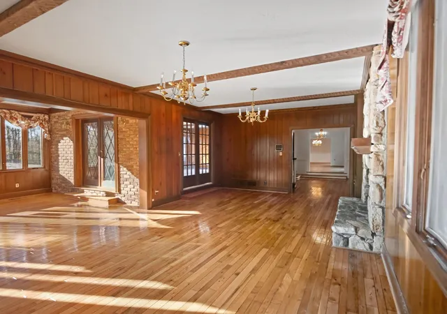 Photo 3 of Mansion for sale at 100 Kirkwood Pl, Spartanburg, SC 29306 | MLS# SPN331138 | Listing updated on 2026-08-20