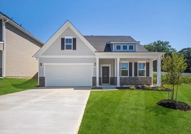 Photo 1 of Sale Pending at 1021 Skidaway Dr, Spartanburg, SC 29303 | MLS# SPN331267 | Listing updated on 2026-07-16