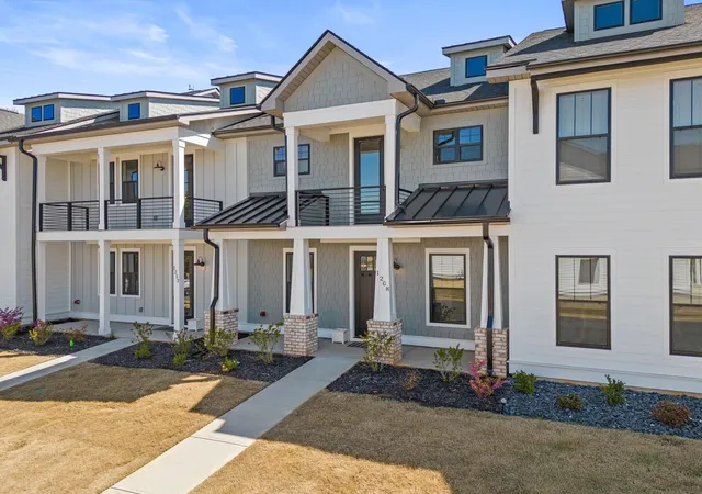 Photo 1 of Townhouse for sale at 1208 N Pinot Rd, Duncan, SC | MLS# SPN331642 | Listing updated on 2026-09-13