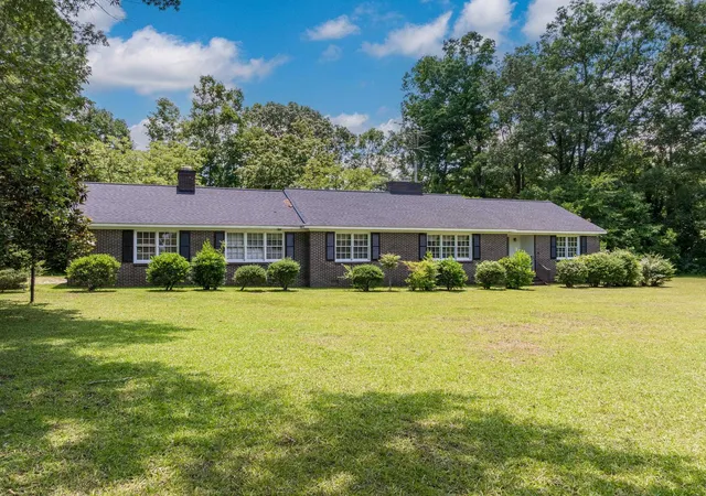 Photo 1 of Single family home for sale at 114 York St, Clinton, SC 29325 | MLS# SPN332384 | Listing updated on 2026-06-17