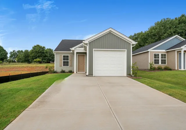 Homes for sale in Spartanburg, SC | 123 Cloverfield Ln, Spartanburg, SC 29303 | MLS# SPN332403