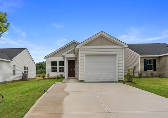 Photo 1 of Single family home for sale at 138 Cloverfield Ln, Spartanburg, SC 29307 | MLS# SPN332412 | Listing updated on 2026-08-31