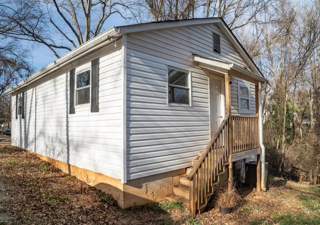 Photo 3 of Single family home for sale at 171 Brown St, Cowpens, SC 29330 | MLS# SPN332837 | Listing updated on 2026-09-21