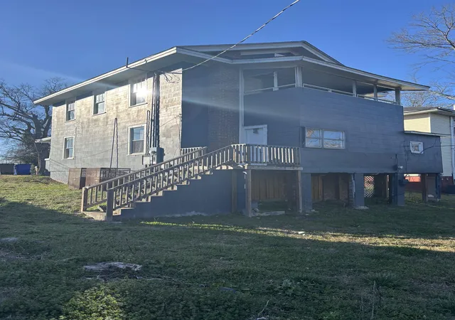 Photo 3 of Single family home for sale at 225 Oakland Ave, Spartanburg, SC 29302 | MLS# SPN332989 | Listing updated on 2026-03-31