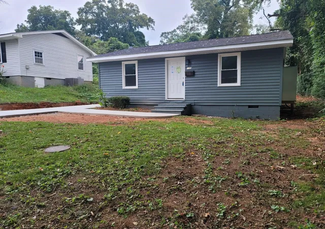 Photo 2 of Single family home for sale at 184 Home St, Spartanburg, SC 29306 | MLS# SPN333110 | Listing updated on 2026-09-07