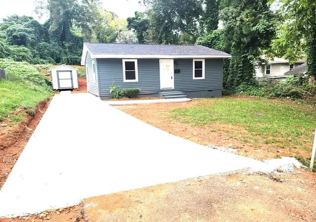 Photo 3 of Single family home for sale at 184 Home St, Spartanburg, SC 29306 | MLS# SPN333110 | Listing updated on 2026-09-07
