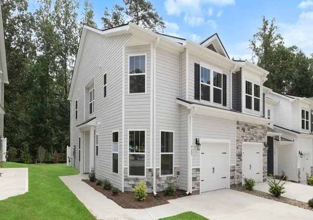 Photo 2 of Townhouse for sale at 717 Lesbury Ln, Spartanburg, SC 29301 | MLS# SPN333162 | Listing updated on 2026-10-07