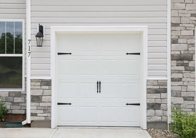 Photo 3 of Townhouse for sale at 717 Lesbury Ln, Spartanburg, SC 29301 | MLS# SPN333162 | Listing updated on 2026-10-07