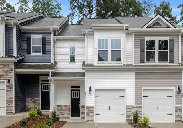 Photo 1 of Townhouse for sale at 721 Lesbury Ln, Spartanburg, SC 29301 | MLS# SPN333171 | Listing updated on 2026-09-26