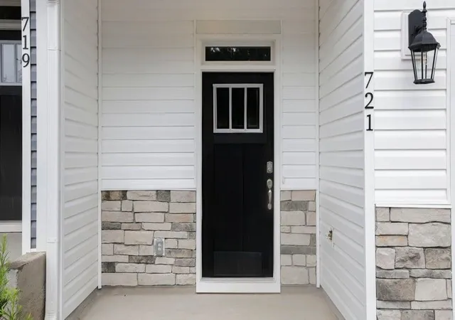 Photo 3 of Townhouse for sale at 721 Lesbury Ln, Spartanburg, SC 29301 | MLS# SPN333171 | Listing updated on 2026-09-26