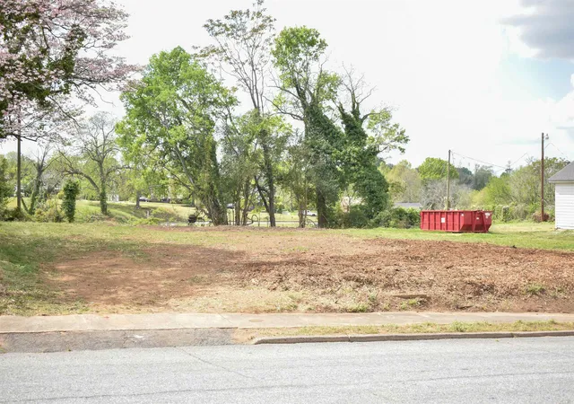 2nd image of 290 Oakland Ave, Spartanburg, SC 29302 | MLS# SPN333522