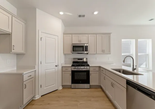 Photo 3 of Single family home for sale at 2332 Ml Loop, Spartanburg, SC 29301 | MLS# SPN333588 | Listing updated on 2026-10-08