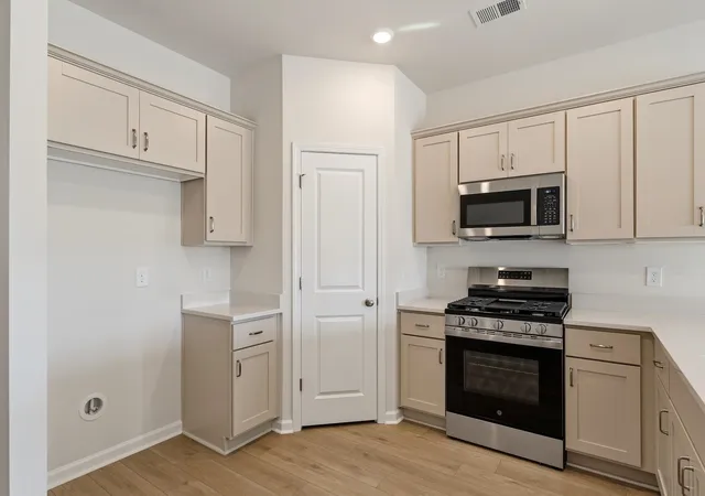 Photo 3 of Single family home for sale at 2332 Ml Loop, Spartanburg, SC 29301 | MLS# SPN333588 | Listing updated on 2026-10-08