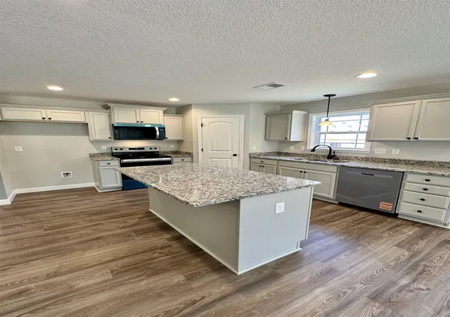 Photo 3 of Single family home for sale at 140 E Twisted Tree Dr, Gaffney, SC 29341 | MLS# SPN333617 | Listing updated on 2026-07-16