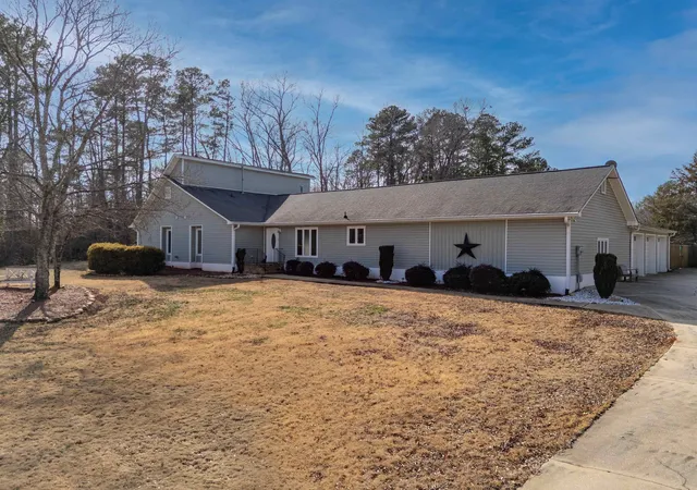 Photo 2 of Single family home for sale at 260 Heritage Hills Dr, Spartanburg, SC 29307 | MLS# SPN333788 | Listing updated on 2026-10-15