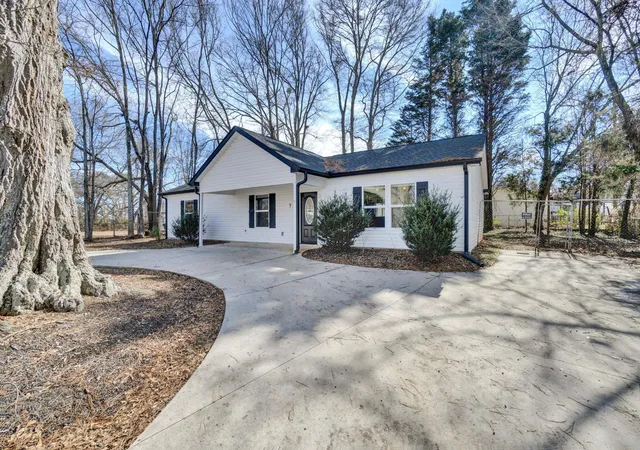 Homes for sale in Williamston, SC | 7 W 2nd St, Williamston, SC 29697 | MLS# SPN333817