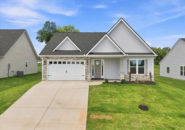Photo 1 of Single family home for sale at 696 Davis Ln, Spartanburg, SC 29303 | MLS# SPN333831 | Listing updated on 2026-09-02