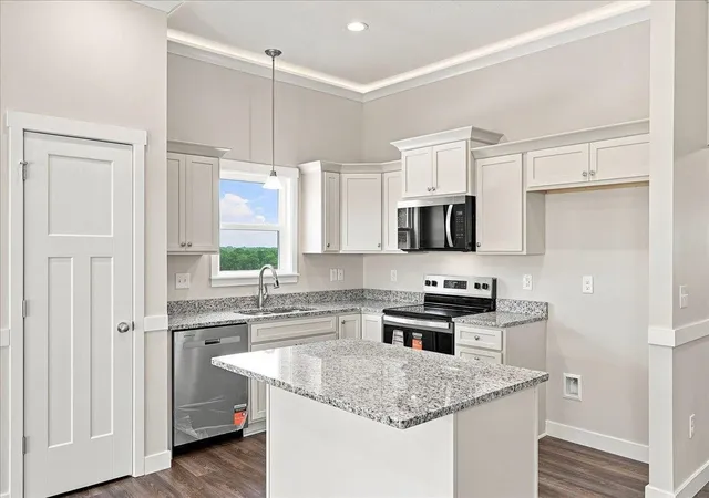 Photo 3 of Single family home for sale at 692 Davis Ln, Spartanburg, SC 29303 | MLS# SPN333832 | Listing updated on 2026-08-28