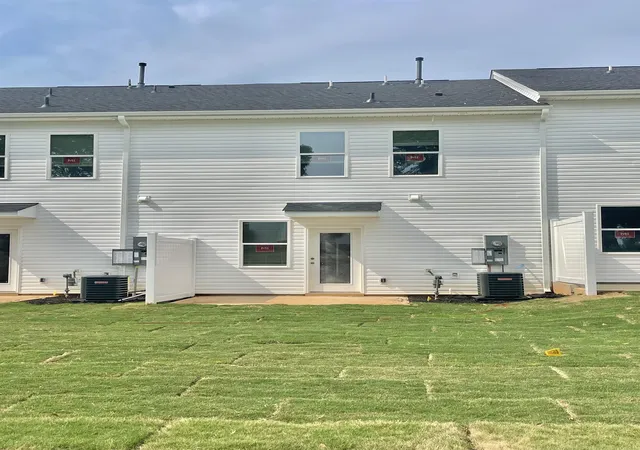 Photo 3 of Townhouse for sale at 2038 Hillman Way, Roebuck, SC 29376 | MLS# SPN334395 | Listing updated on 2026-08-27